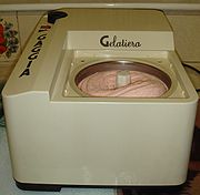 Ice Cream Maker with buil-in freezer